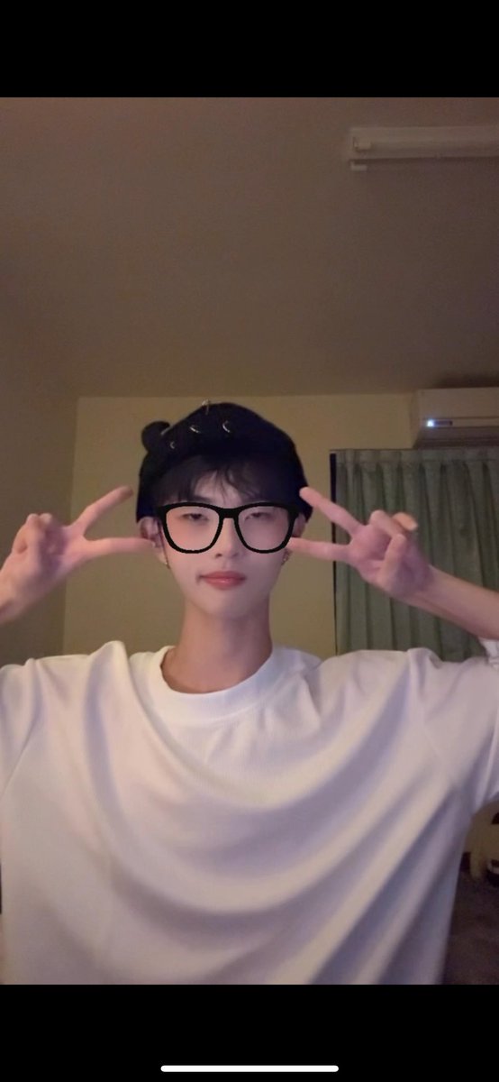 小藍莓19y tweet media