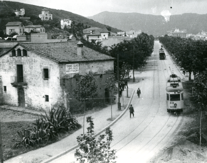 A l'exposició 'L'última collita. Transformacions i pervivències de la Barcelona rural', organitzada per l'Arxiu Municipal de Barcelona, hi descobriràs històries i documents com els que compartim avui 🧵⤵️