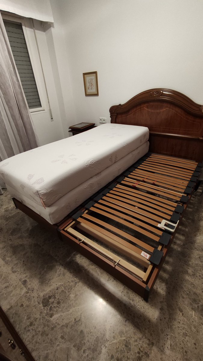 elenaWTC's tweet photo. ¡Oferta! Se vende cama articulada. Incluye estructura, mando y colchones. Pregunta sin compromiso 🫶🏼 https://t.co/1vpjEf9TOU