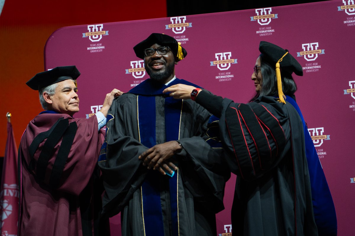 txamiu's tweet photo. Thank you for letting us be part of your story, Dustdevils. Congratulations to our Fall 2024 grads! Now, what’s next? #TAMIUGrad #GradsGoBeyond 🎓💫 https://t.co/4rxMRCwqTH