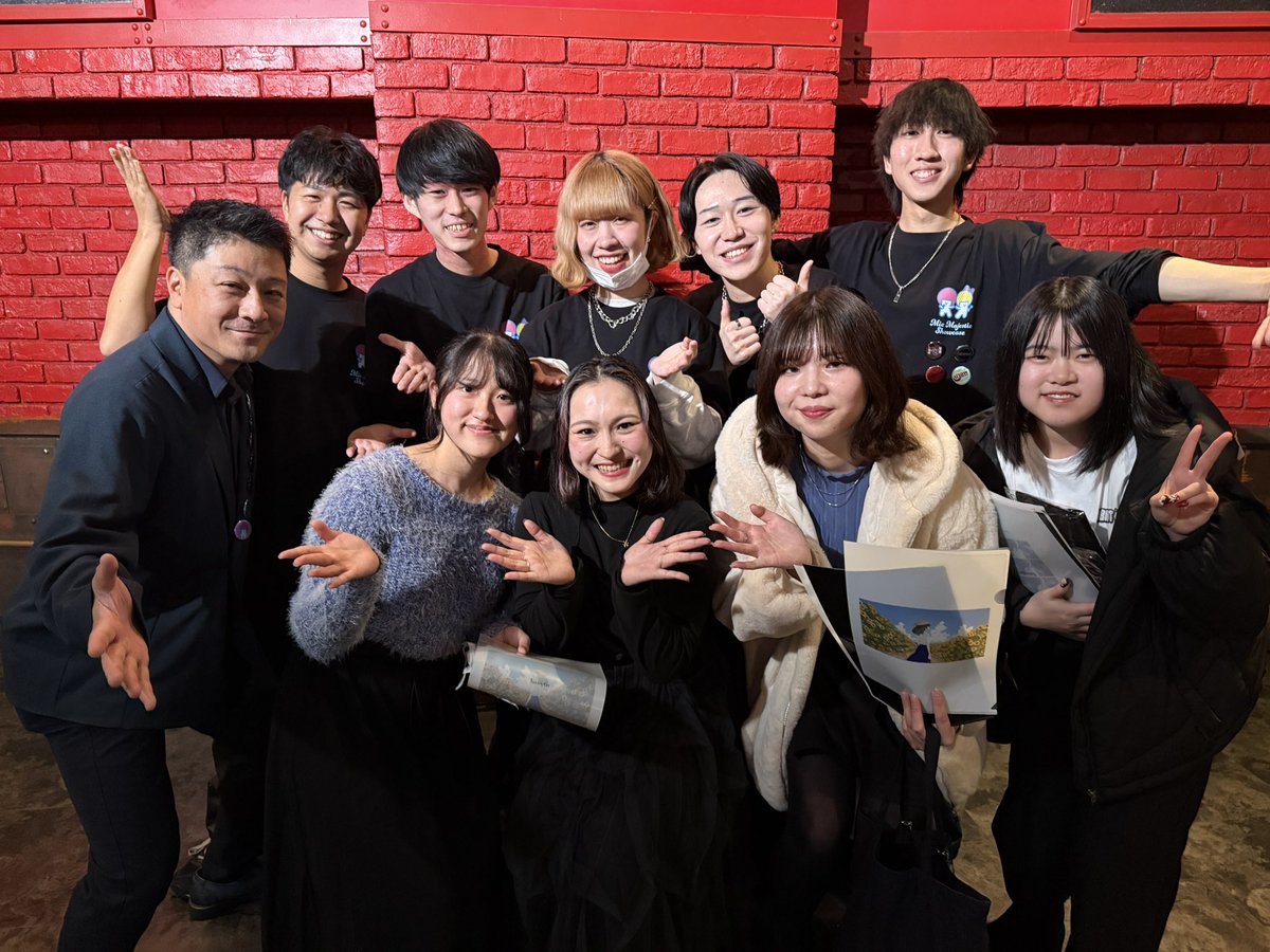 tomojiijomot's tweet photo. TurtleDogメンバーと一緒に撮ってくれて本当にありがとうございます😊😊

想い出がいっぱい！！

本当に嬉しい☺️☺️

#HEXEDM
#8Law
#RabbitCat
#BamBCrew 
 #マイクマジェスティックショーケース
@__HEXEDM__ 
@8Law_music 
@RabiCa_Official 
@BamBCrew https://t.co/qByjxmp79d