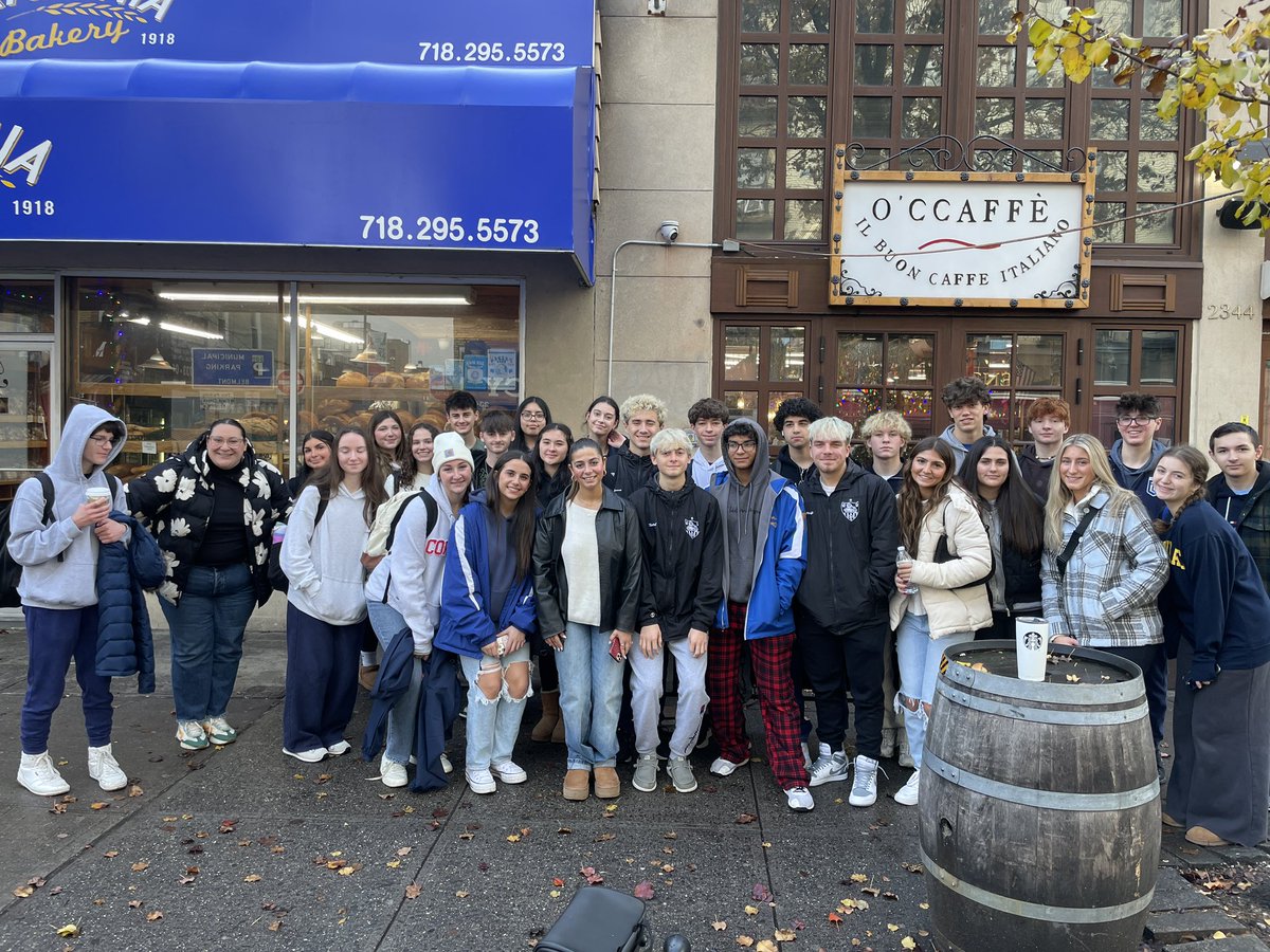 West Islip hits the Bronx for an Italian American history food tour. 🇮🇹 <a href="/WestIslipLions/">West Islip High School</a> <a href="/WIlanguages/">West Islip World Language</a> #WIproud
