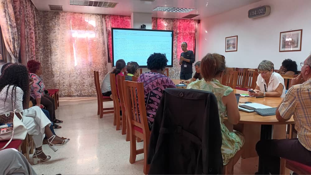 Sesiona Taller de Resultados de Subcomisión de Biotecnología Agropecuaria del PNCT 07: Biotecnología, Industria Farmacéutica y Tecnología Médica en <a href="/CIGBCuba/">CIGBCuba</a>. Se presentan los resultados de 16 proyectos de investigación <a href="/Alejand42762862/">Alejandro Padron</a> <a href="/MaydaMauriBCF/">Mayda Mauri Pérez</a> <a href="/SDCarreraBcf/">Santiago Dueñas Carrera</a> <a href="/BioCubaFarma/">BioCubaFarma</a>