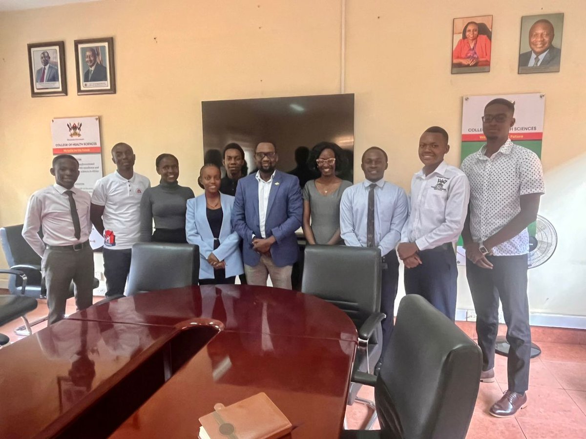 kayondo_mawanda's tweet photo. Ealier today I joined the MAK-CHS student leadership in officially congratulating the principle elect @brucekirenga We had a candid discussion on embracing undergraduate research and involving student leadership in college activities, he pledged to improve the college status. https://t.co/j2xIpbKrRm