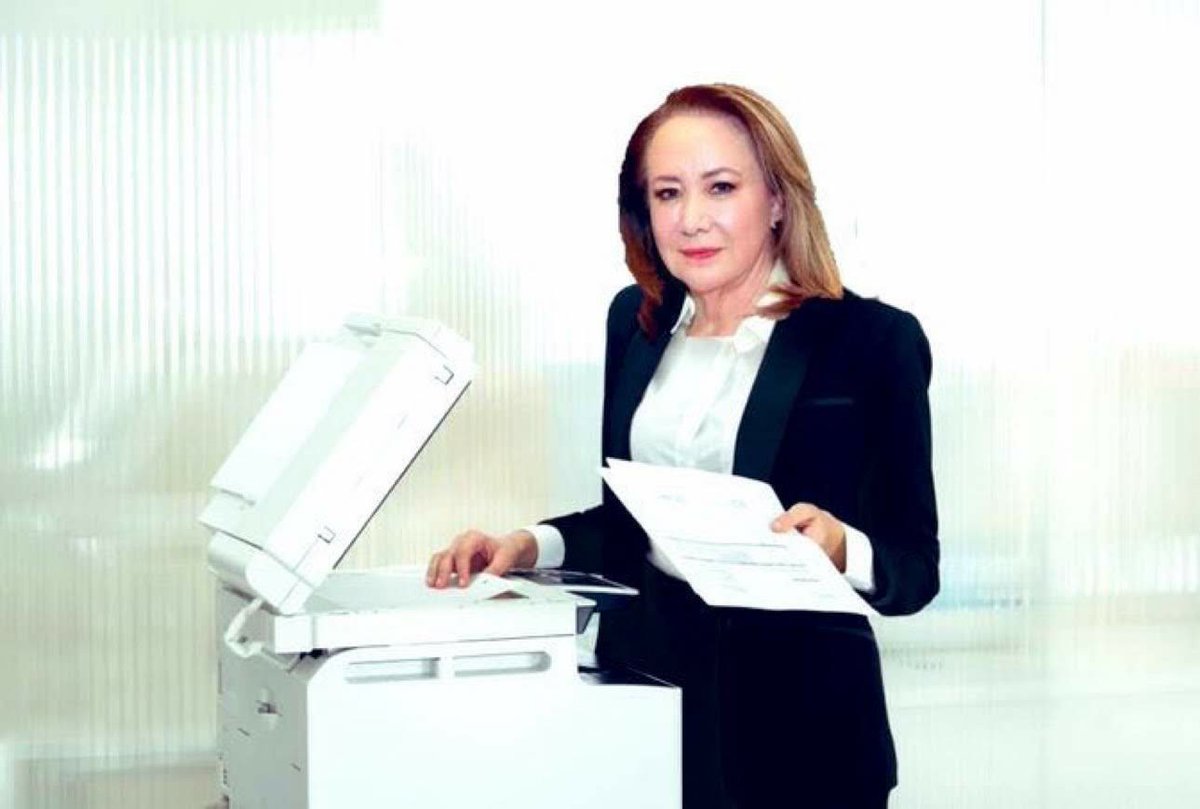 JACrespo1's tweet image. "Estoy copiando el ensayo que me pedirán para ratificarme como Ministra".