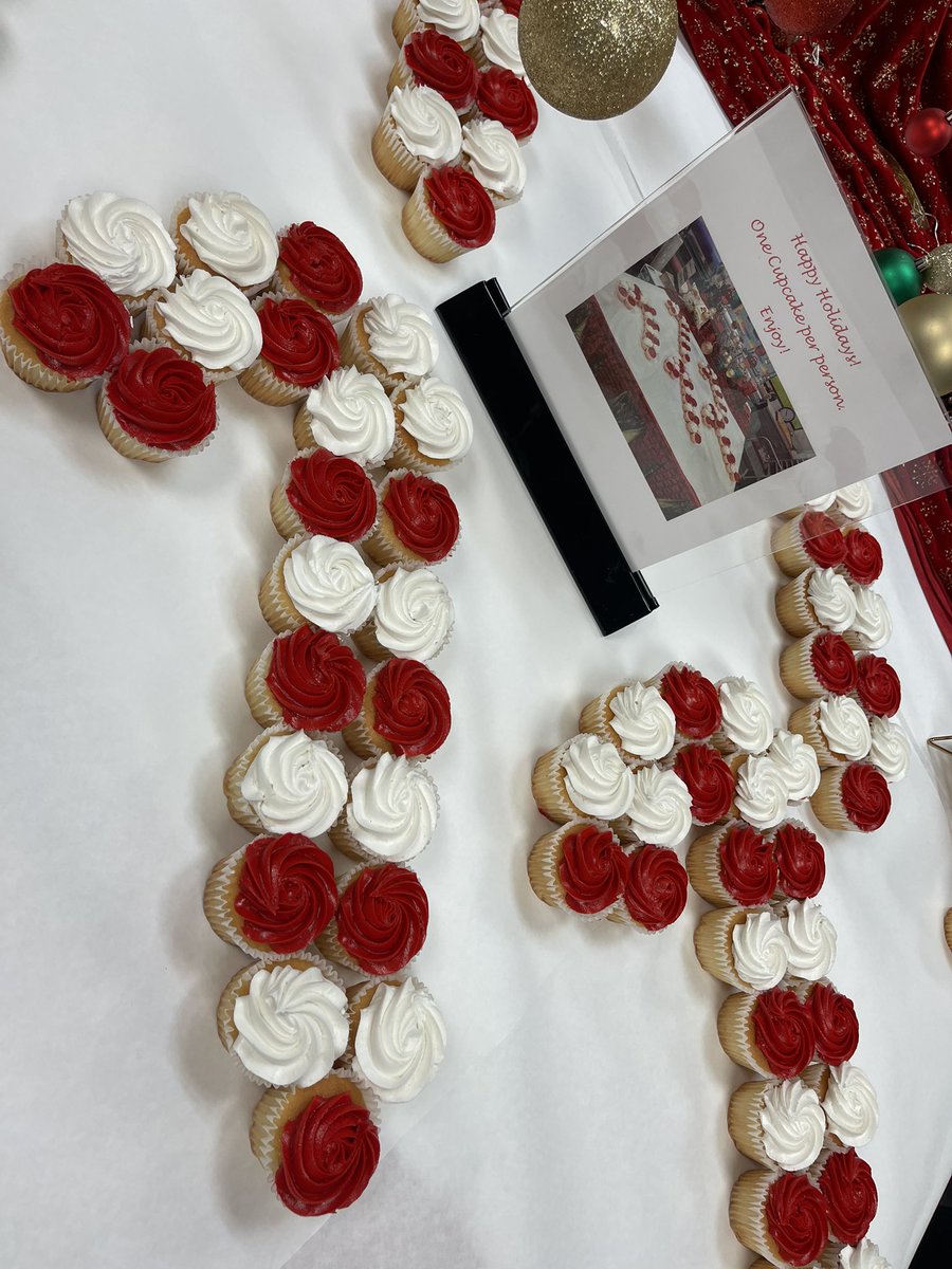Another day of yummy treats <a href="/Rockin_Rhinos/">Rylander Elementary</a> #RREGoViral <a href="/katyisd/">Katy ISD</a> 
Thanks admin 🤗🥳🎄<a href="/tanyarheard/">Tanya Heard</a> 🧁