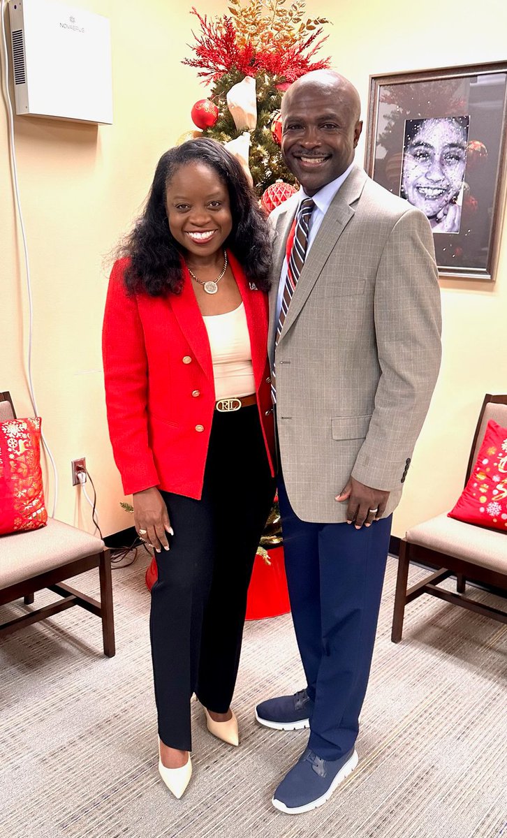mark_energyguy's tweet photo. Hey guys! Help me wish Dr. Goffney and Deon Samuel a Happy Happy Birthday!! 🎂🎉🎁 @drgoffney #AldineImpact #AldineEnergySavers https://t.co/pLWHRkVVA4