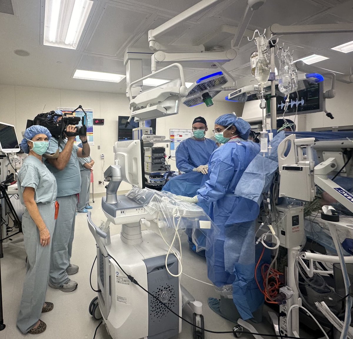 Beyond honored to be in the OR ⁦<a href="/TexasChildrens/">Texas Children's</a>⁩ for a life-changing in-utero procedure to repair an unborn's spina bifida. Join Lunch for the Soul: fox26houston.com/live or our FOX LOCAL app.