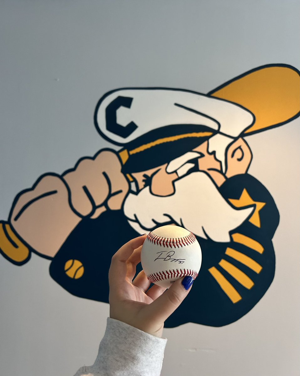 LCCaptains's tweet image. it’s the holidays, so why not do a GIVEAWAY! 🎄

for a chance to win a Travis Bazzana signed baseball:

⁃repost this
⁃follow us

winner will be dm’d friday, 12/20
