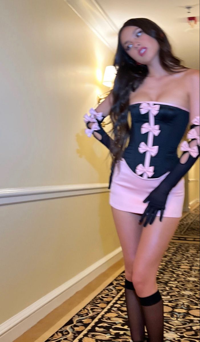 Retweet if you think Olivia is a goddess!