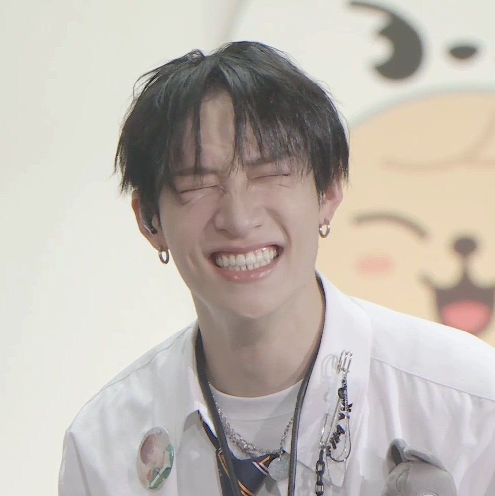 𝐚𝐧𝐠🌙 SAW SKZ! 🍀 tweet media