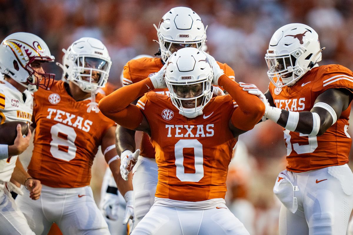 OneStopHorns's tweet image. THIRTEEN different Longhorns have a sack this year 🤯
• Colin Simmons
• Anthony Hill
• Barryn Sorrell
• Trey Moore
• Vernon Broughton
• Liona Lefau
• Michael Taaffe
• Colton Vasek
• Ethan Burke
• Jahdae Barron
• Alfred Collins
• David Glenda
• Jaylon Guilbeau