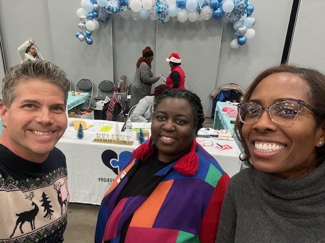 sentarahealth's tweet photo. 🎄 We proudly sponsored & volunteered for Project Connect’s Holiday Toy Drive with the @UrbanLeagueHR in Virginia Beach.
Gifts, a holiday meal, & Santa made it a night to remember! 💛 #OneSentara #CommunityImpact #HolidayGiving #SentaraCares https://t.co/YhfZ7r0kWc