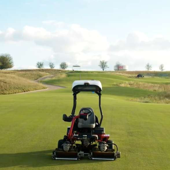 Produce flawless, uniform fairways 💈— No driver necessary.

Enter the first GeoLink Solutions Autonomous Fairway Mower.