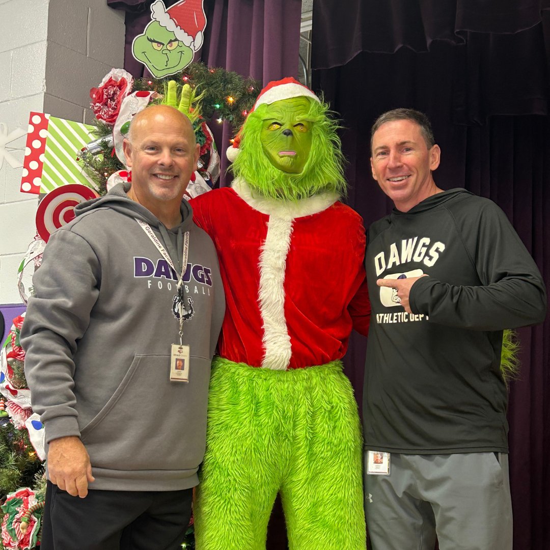 dekalbcnp's tweet photo. The Geraldine cafeteria had a festive lunch yesterday with a special visit from the Grinch. ๐๐ He brought holiday fun, laughter, and plenty of smiles to the cafeteria. ๐
๐ What a merry way to celebrate the season. โ๏ธโจ
@DeKalbCoSchools #DeKalbAL #DeKalbAlabama #DeKalb https://t.co/k4LrvIvyzD