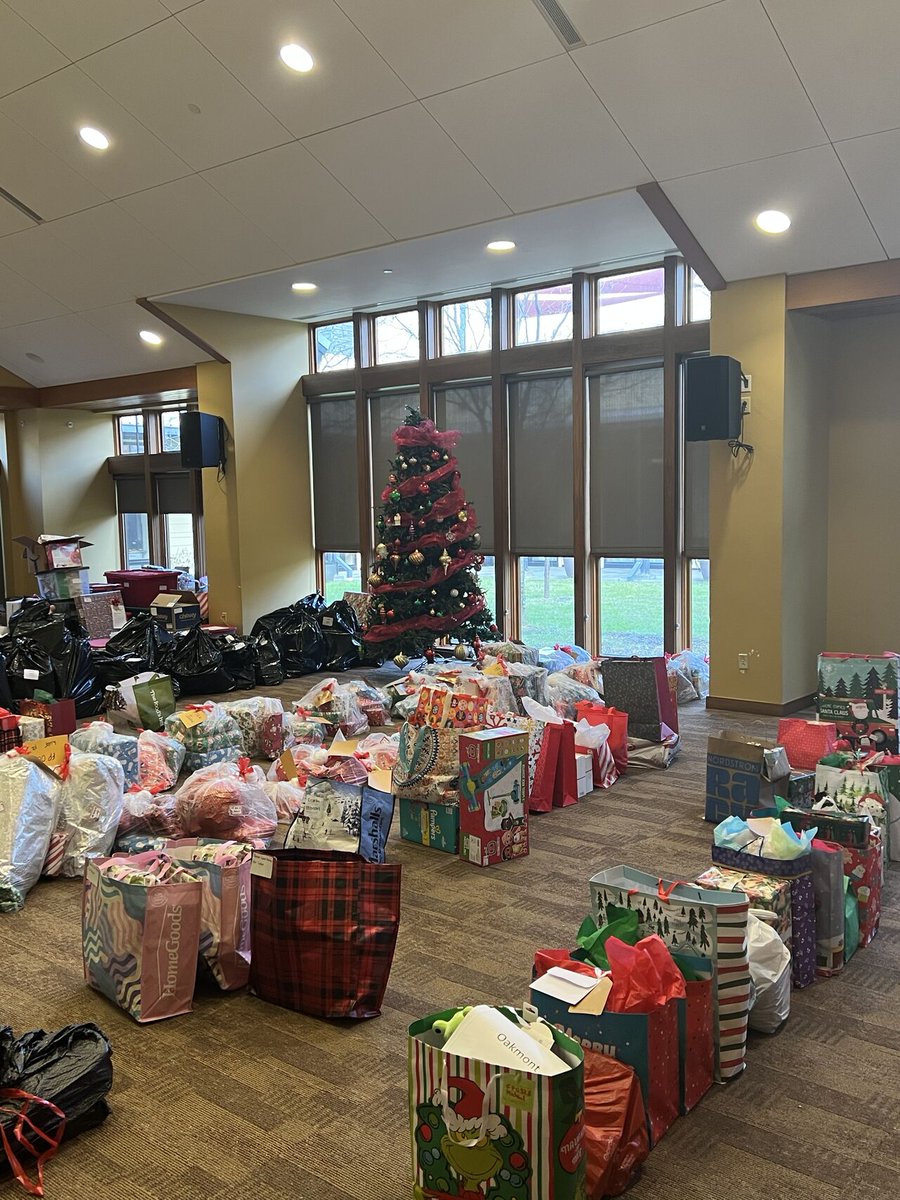 This marks EECM’s tenth year of collecting gifts for children for the holidays. We would not be able to do this without the generous support of donors, volunteers, and our dedicated board of directors. A special thanks to @highmarkwholecare for helping us. #GivetoGrowPGH