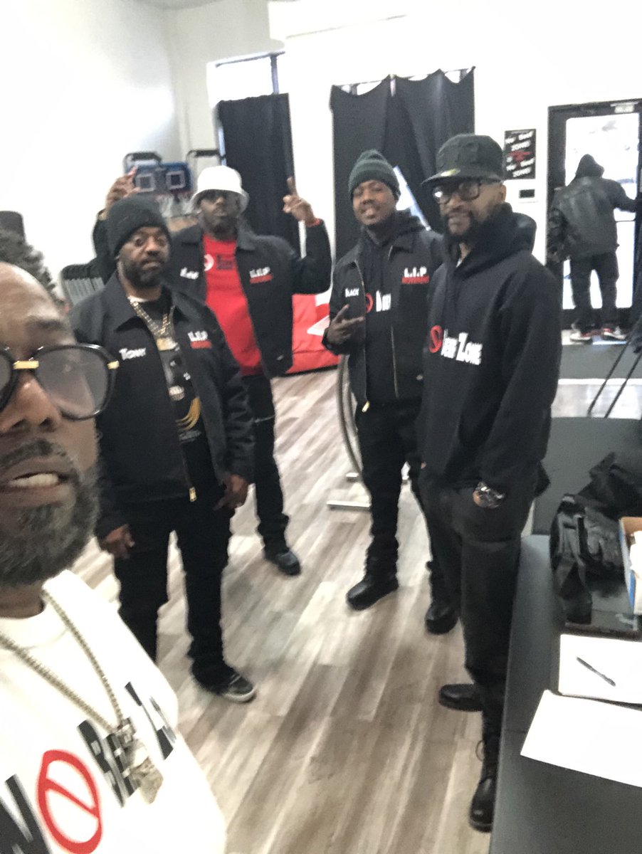 People think they seeing our best and we
really in training &amp; strategy 
Because we surrounded by hungry Lions but the Lord is coming 🤞🏾☝🏾🙌🏾🙏🏾🔥🫡
Lip N🚫 Beef Zone /Bars Over Bars