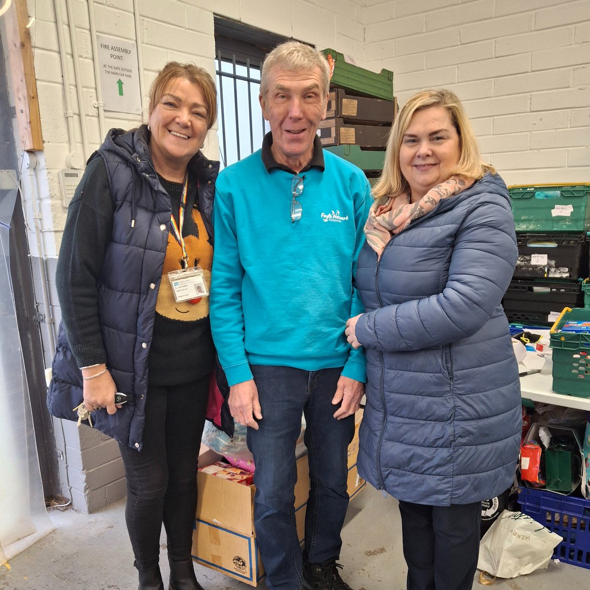 WesternHSCTrust's tweet image. Staff from our Child and Adolescent Mental Health team (CAMHS), are pictured presenting their annual donations collected within the wider team, to the Foyle Food Bank as a gesture for Christmas.

#WTChristmas ⭐

#MakinADifference