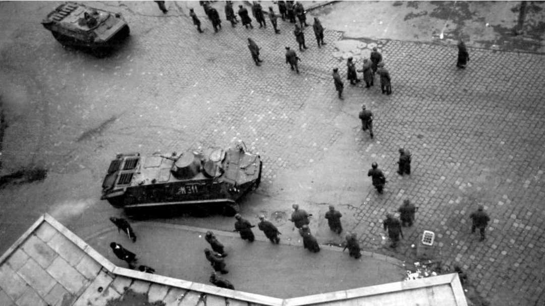 #Timisoara #Romania 17 December 1989 The communist authorities made 800 arrests in 24 hours. People regrouped in different parts of the city. Down with Communism and Down with Ceausescu were shouted. People entered the local headquarters of the Communist Party and threw portraits