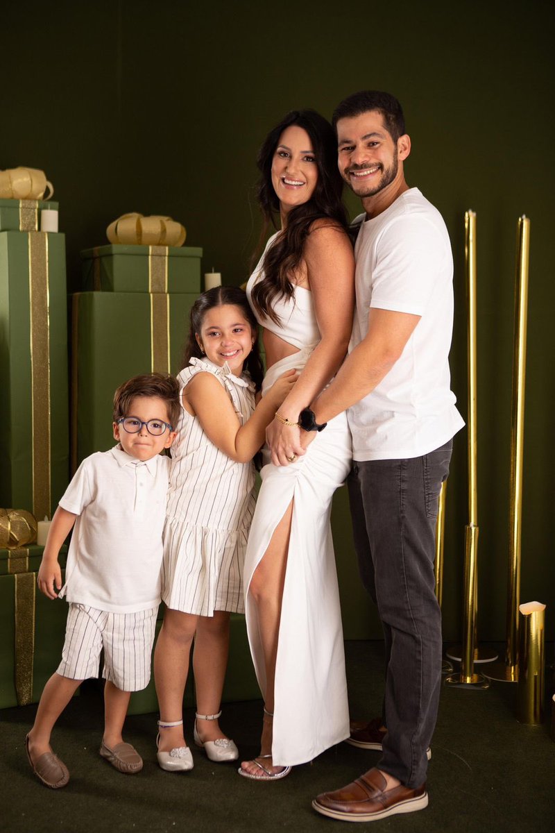 celoufba's tweet photo. Merry Christmas and Happy Holidays! 🎅 🎄 https://t.co/T3PRL1AWJ5