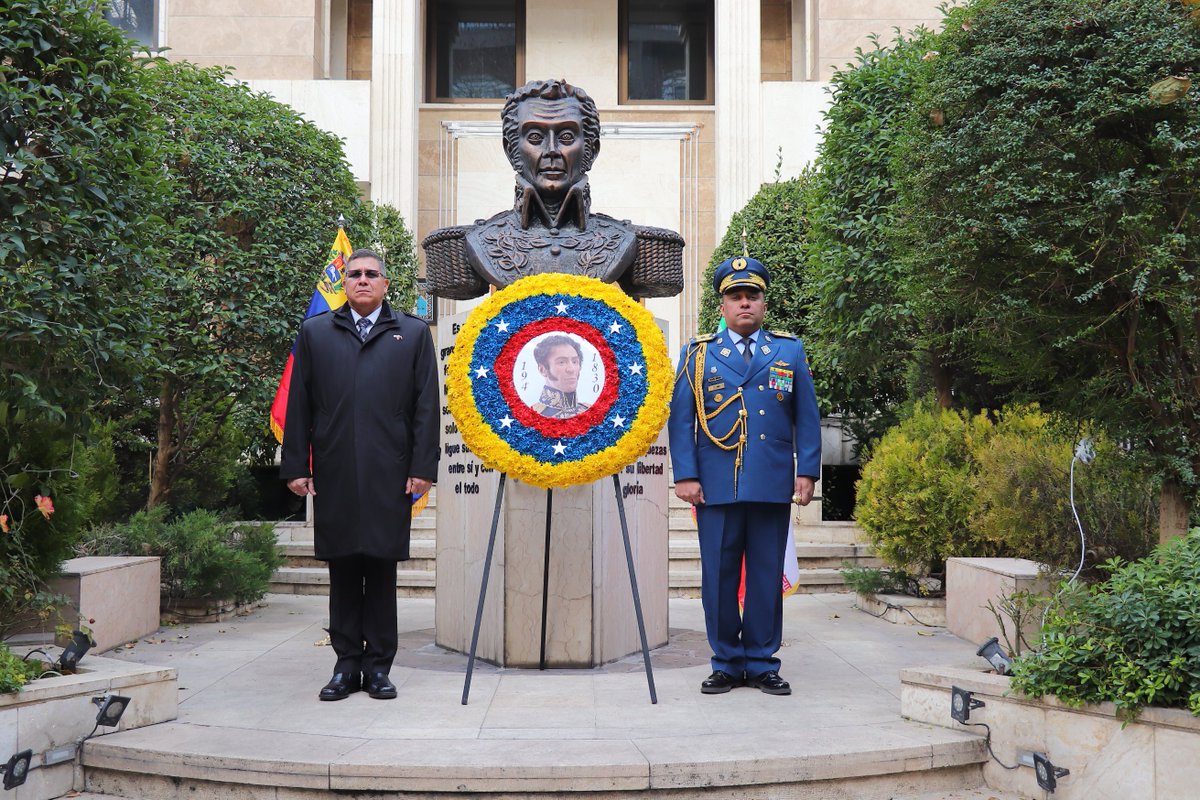 embaveneziran's tweet photo. Hoy #17Dic conmemoramos el pase a la inmortalidad  del Libertador Simón Bolívar, el visionario de la Patria Grande. A 194 años de su siembra, nos mantenemos firmes en el sendero de su legado de unión entre las naciones latinoamericanas y caribeñas
¡Viva Bolívar, por siempre! https://t.co/nS4BvWBVb6