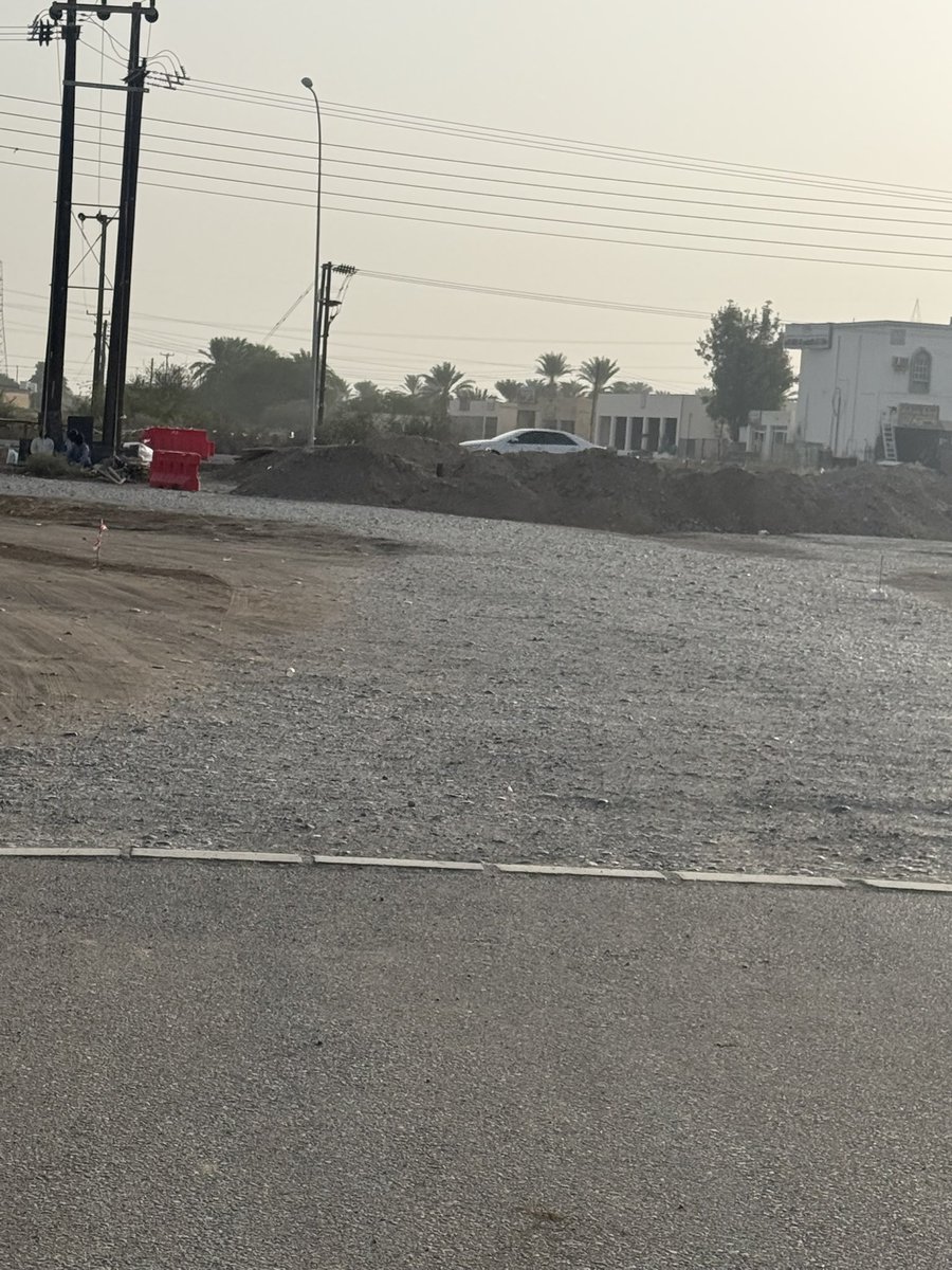hssalsaadi's tweet photo. كل الشكر لمدير عام بلدية جنوب الباطنة ومدير المشاريع على التجاوب والشروع في تكملة الوصلة المتبقية في صناعية الملدة لما لها من أهمية في  تنمية وتطوير الصناعية.. آملين النظر في مطلبنا استكمال شبكة الطرق في الصناعية .. https://t.co/Xzv6KxnJsD