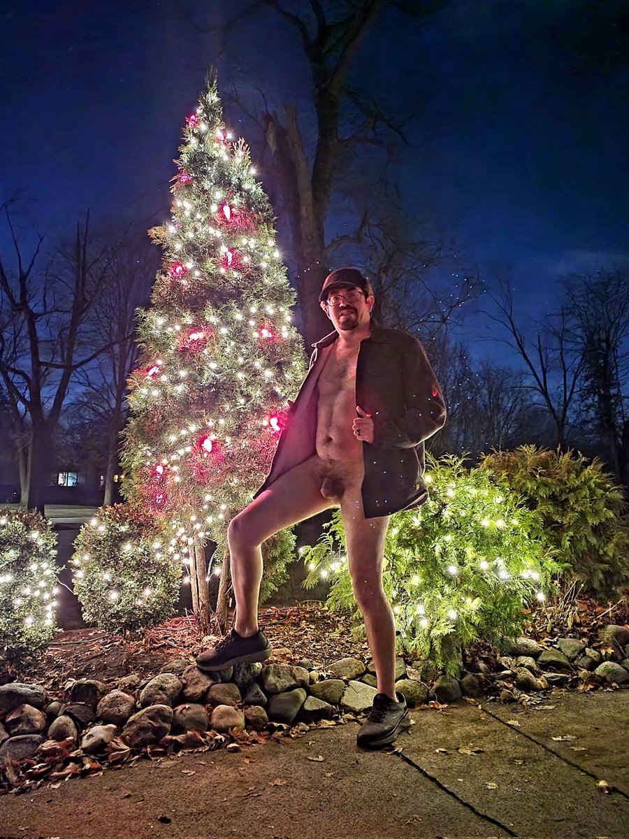 Completed the last bit of holiday lights outside last night.  Just need to get through this week then hopefully I can relax and enjoy the season