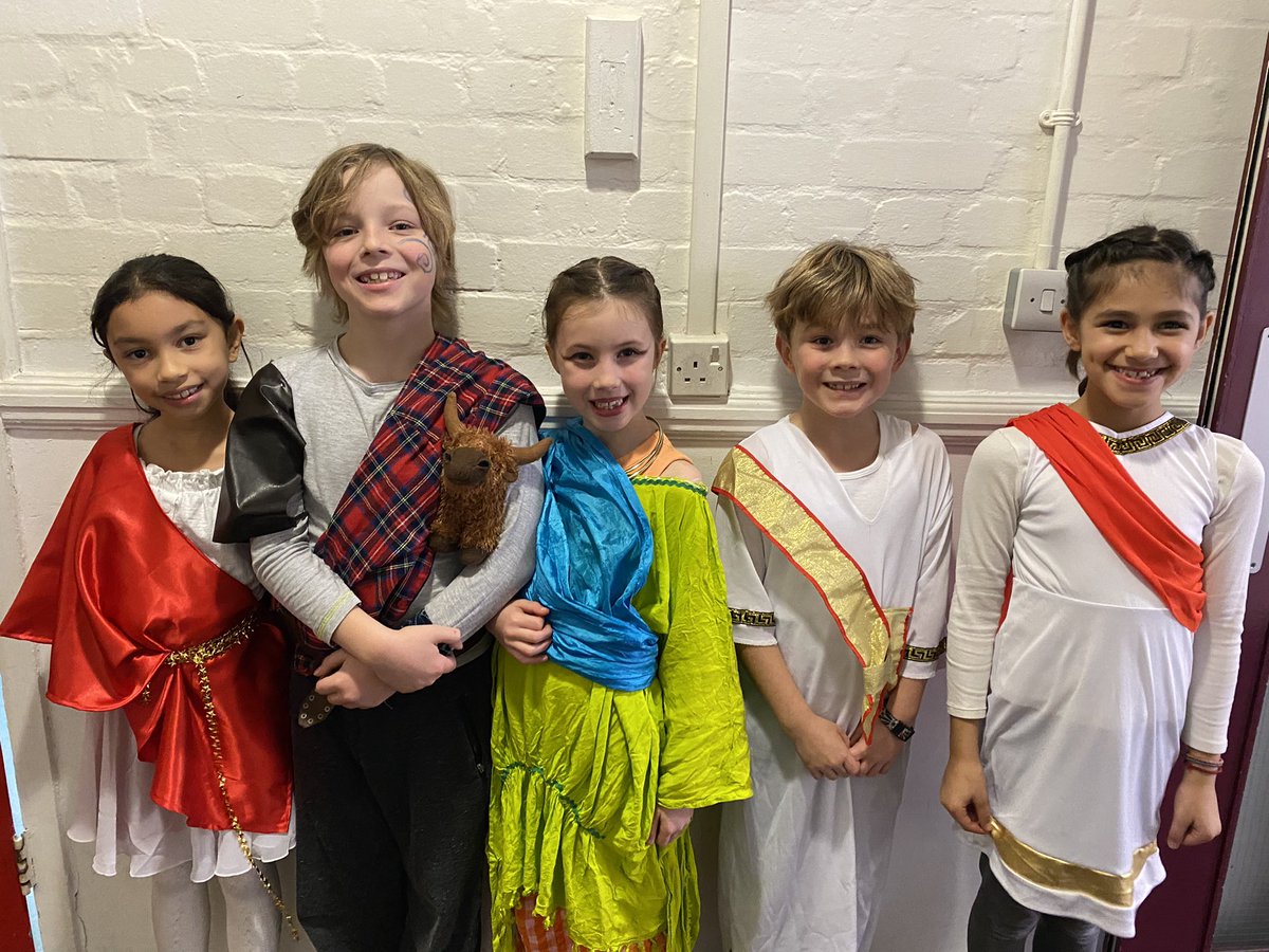 JessopPrimary's tweet photo. 💫💫💫Topic Dress Up Day💫💫💫Children and staff, you all look amazing!!! What a way to end the term! #rottenromans #ancientcivilizations #inspirationalpeople https://t.co/9GEBnHfDff