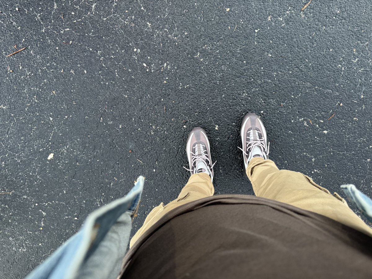 westeves25's tweet photo. #KOTD #Nike #Airmax95 #AMM #WYWS On a rainy, wet, Fall day… nothing like earth tones to fit the mood… #Deanlife #WhyYouLateSon https://t.co/X0bQWsP1W8