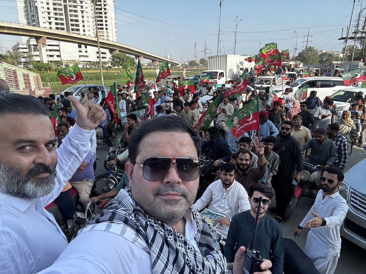 na2361039's tweet photo. Bahi Jan✊❤️ 
Stay strong @MNAFaheemPTI
@ImranKhanPTI
#عمران_خان_واپس_آرہا_ہے_اعلان_��تم
#گولی_کیوں_چلائی https://t.co/i6vIS0nOuw