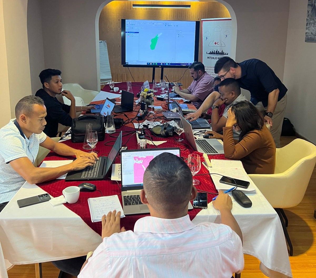 GIScienceHD + HeiGIT (@gisciencehd) on Twitter photo Madagascar is highly exposed to cyclones.
We teamed up with <a href="/roteskreuz_de/">Deutsches Rotes Kreuz</a> and <a href="/MadaRedCross/">Malagasy Red Cross</a> to develop a tailored #cyclone risk assessment for #Madagascar.
👇Read more about our recent #GIS training and joint work for #DisasterRiskReduction:
heigit.org/aa-cyclones-in… Madagascar is highly exposed to cyclones.
We teamed up with <a href="/roteskreuz_de/">Deutsches Rotes Kreuz</a> and <a href="/MadaRedCross/">Malagasy Red Cross</a> to develop a tailored #cyclone risk assessment for #Madagascar.
👇Read more about our recent #GIS training and joint work for #DisasterRiskReduction:
heigit.org/aa-cyclones-in…