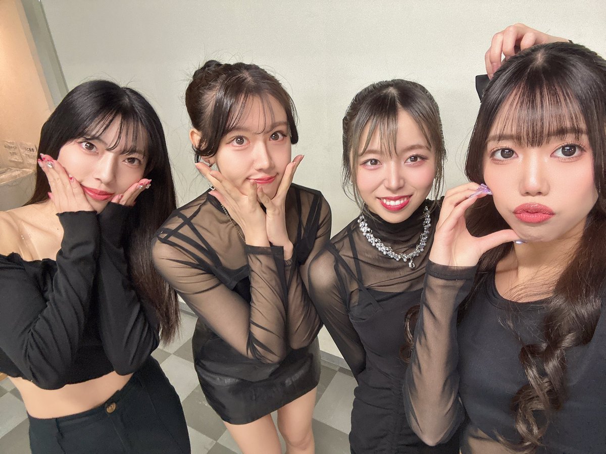 SPYSHE_official's tweet photo. ✔12.17 単独公演
 #PLUSWINHALL_VILLEBOA

本日も最高の盛り上がりで
とても楽しかったです✨️
次は3days!! 一緒に楽しみましょう🎶

 #SPYSHE https://t.co/OExINzyatg