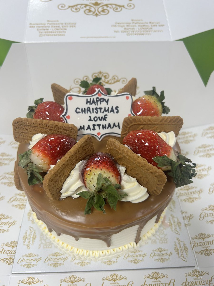 What a gorgeous cake. Thank you Maitham for spreading Christmas love and cheer. Just what SAS division needed today l!