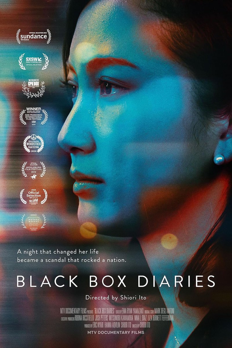 Je reviens ici pour dire aux Parisien•nes d'aller voir Black Box Diaries qui est le film surprise proposé par <a href="/HanabiCommunity/">Hanabi</a> aujourd'hui. Il n'est visible qu'en salles ce jour même et sortira en mars 2025 en France. J'y suis allée par hasard et il m'a transpercé le cœur.