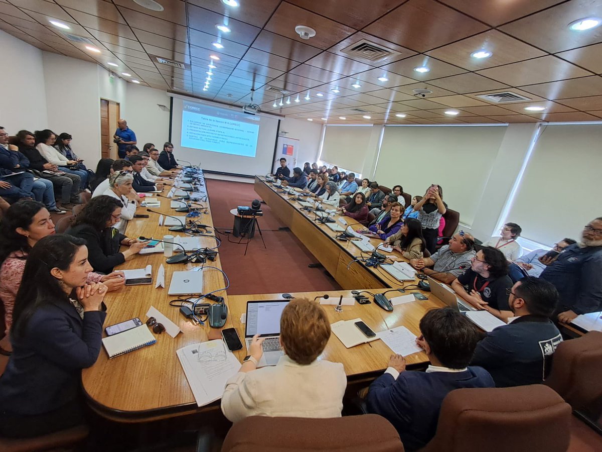 MinvuAntofa's tweet photo. ¡Por unanimidad! El Comité Regional de Cambio Climático aprobó el Plan de Acción Regional que orientará acciones para impulsar un futuro sostenible 🌎♻️

✔️La iniciativa tiene vigencia de 5 años y luego se debe actualizar según indica la ley 21.455 https://t.co/iJ0RKC8ZNt