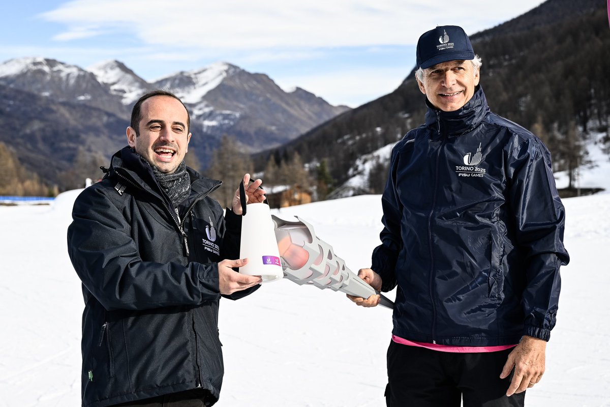 Torino2025's tweet photo. 📍Per questa terza tappa del tour tra i comuni di gara oggi la Fiaccola dei Torino 2025 FISU World University Games ha attraversato la città di Pragelato!
⏭ Prossima tappa il 20 dicembre a Sestriere! Con una tappa speciale a Caivano Vi aspettiamo!!
#flamerelay #roadto2025 https://t.co/SWax7oBGzN
