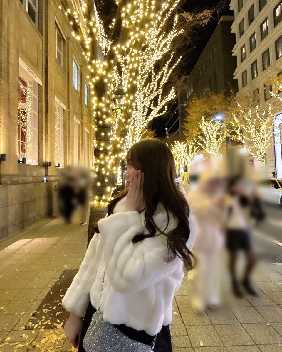pnd_fuu's tweet photo. herliptoのファーコート可愛いすぎる☃️✨
買ってよかった🫶

神戸の街並みとハーバーランドのクリスマスマーケットきらきらで冬っぽくていい🎄🎅💖

#herlipto https://t.co/TFmrodXGqF