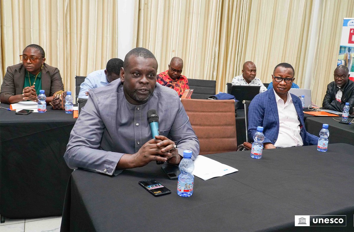 UNESCOKinshasa's tweet photo. 🔸L’#UNESCO accompagne la #CONEPT dans l’élaboration des outils de collecte &amp; suivi de la #SSEF &amp; de l'#ODD4.
🔸Atelier lancé ce 16/12 par Mr @isaisbr à Kin, qui a appelé les 25 participants, dont 8 femmes, à #Inclusivité_Innovation_Durabilité. 

#UNESCO #CONEPT #EDUCATION #ODD4 https://t.co/ZtVKFrQUSI