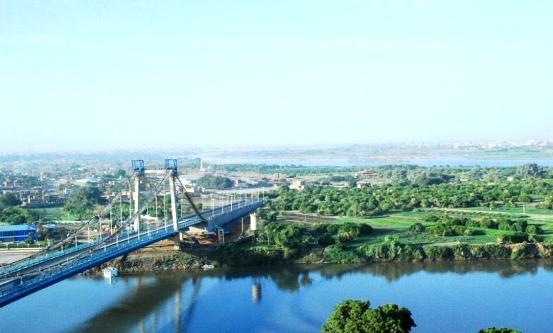 تنسيقية أهالي الخرطوم تعلن رفضها للإدارة المدنية للمليشيا

أعلنت التنسيقية العليا لأهالي الخرطوم رفضها القاطع لأي إدارة مدنية يتم تشكيلها من قبل "القتلة والسفاحين ومغتصبي النساء وسفّاكي الدماء”، مؤكدة رفضها التام لكل من تعاون مع المتمردين أو ساندهم عبر الوسائط الإعلامية المختلفة.