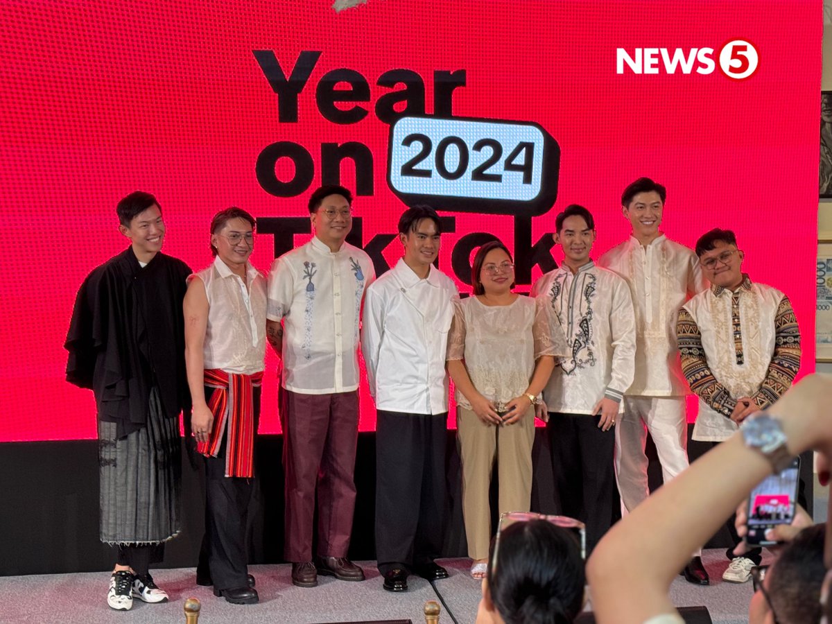 News5PH's tweet image. YEAR ON TIKTOK 2024

Kinilala ng #TikTokPH ang ilan sa natatanging Pinoy creators na nagdulot ng positibo at inspiring economic, social, at cultural impact sa mga Pilipino ngayong taon. #News5 | via Arjie Mendoza