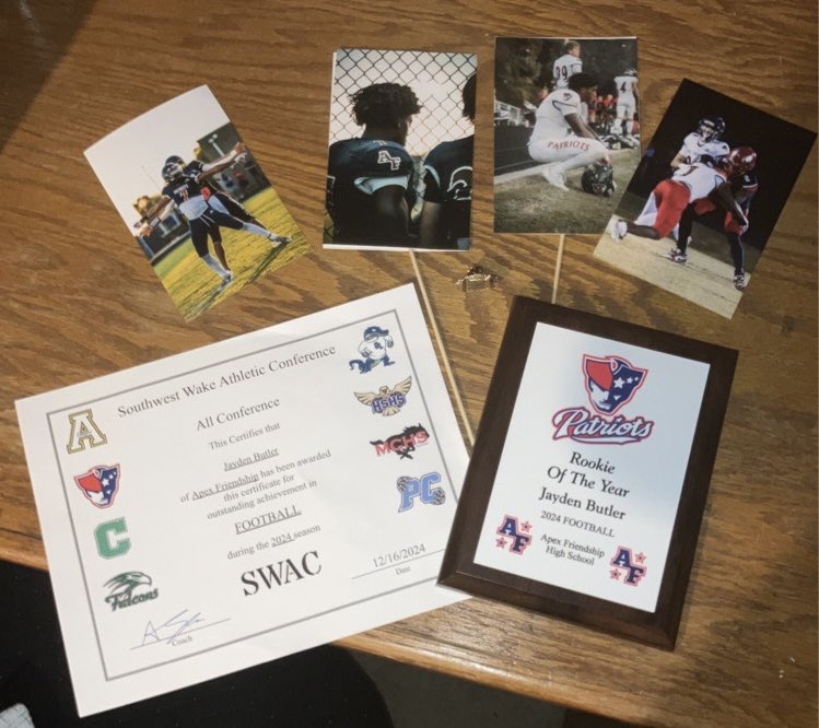 Team Banquet!🤞
Rookie of the year
Academic All-Conference (4.50 GPA)
1st Team All- Conference 
Great second year on varsity 
<a href="/jadenavery6/">Jaden Avery 2025</a> <a href="/jaxon1alongi/">jaxon1alongi</a> <a href="/Davidgloz/">David Lozada</a> <a href="/paytonD70/">Payton Devault</a> <a href="/AFPatriotFB/">Coach Adam Sanders</a> <a href="/nxt1sports/">NXT 1</a> <a href="/TheTop5s_/">TOP FIVES</a> <a href="/AScholarsBrand/">Athletic Scholars Brand Inc.</a>