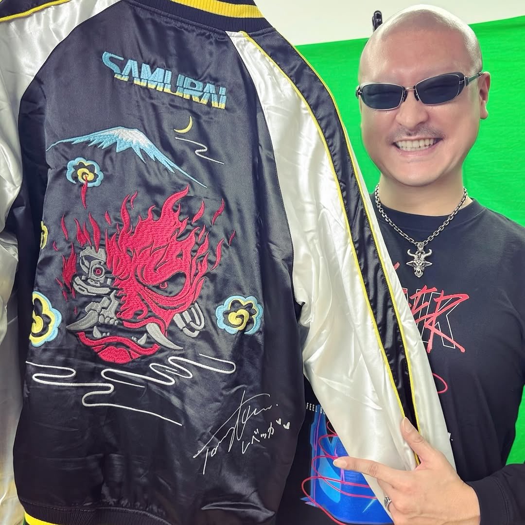 お宝のSAMURAIスカジャンにレベッカのサイン🦾 #サイバーパンク2077