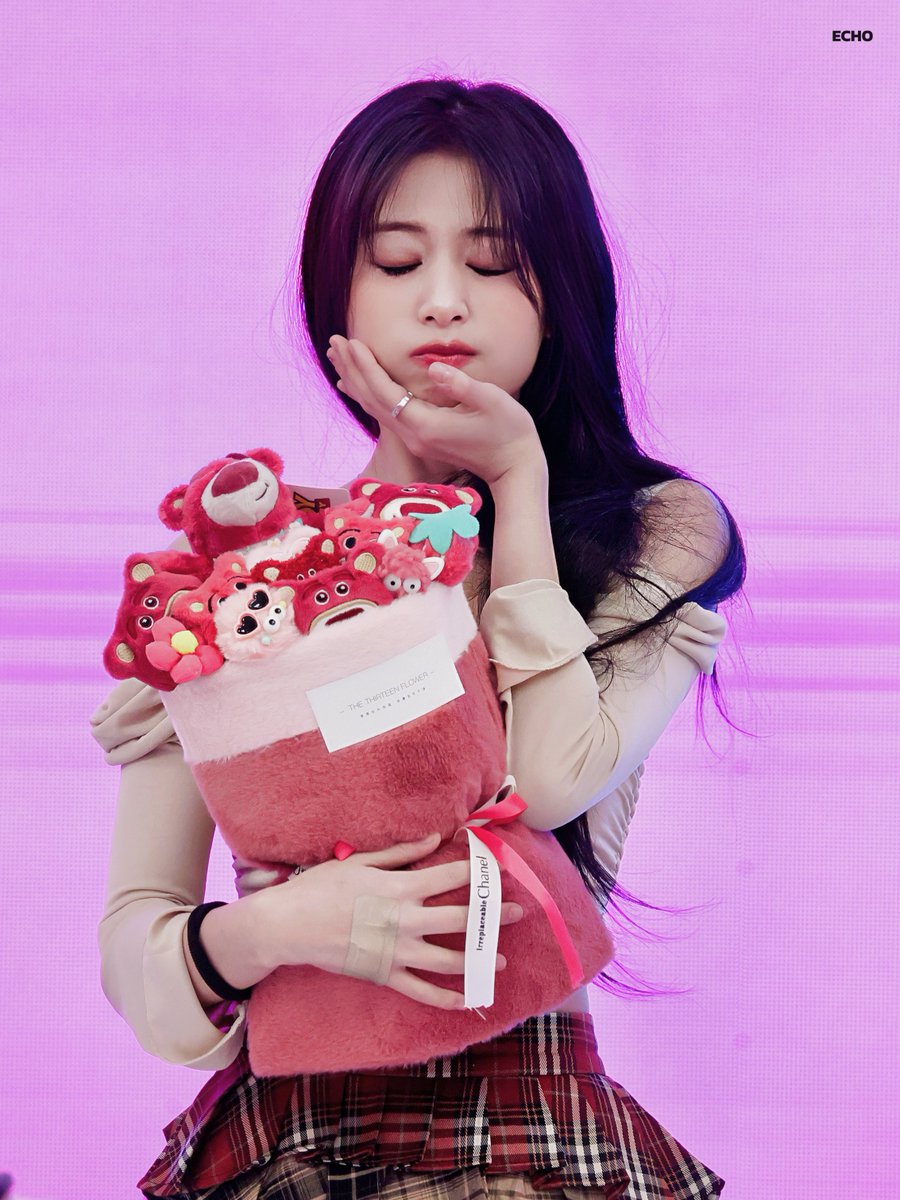 ahyeon_echo's tweet photo. 241214

#BABYMONSTER #베이비몬스터 
#AHYEON #아현 https://t.co/kQkoFYsjRZ