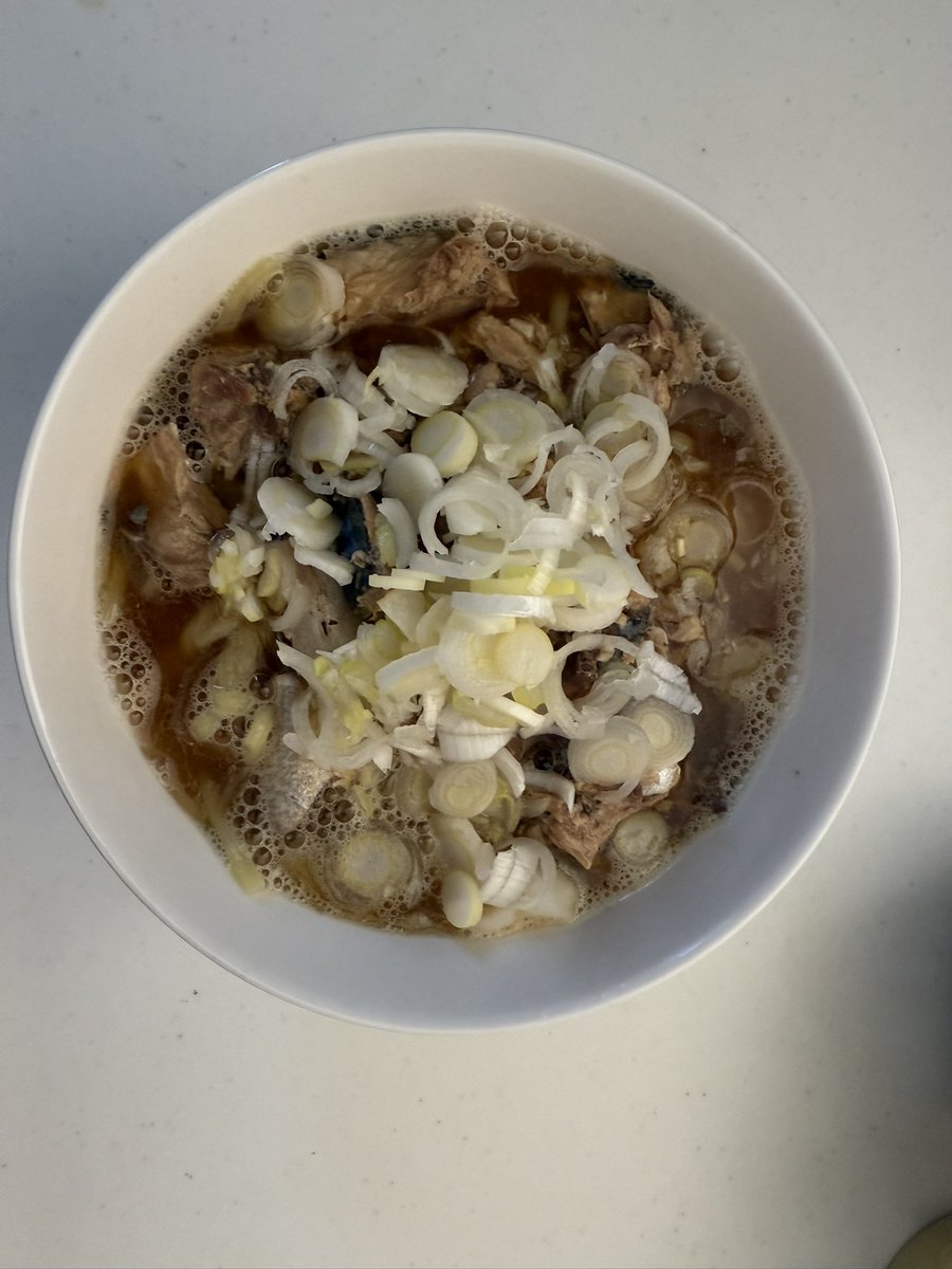 自作のサバ缶醤油ラーメン