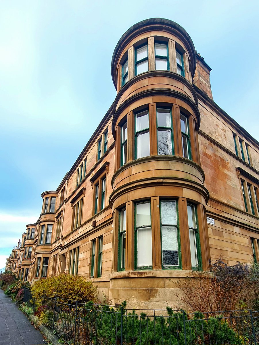 is_glasgow's tweet photo. Love the bow windows on these blonde sandstone Victorian tenements on Glencairn Drive in the Pollokshields area of Glasgow.
#glasgow #architecture #glasgowbuildings #tenement #glasgowtenements #pollokshields #bowwindows https://t.co/JKQ4h8pIvo