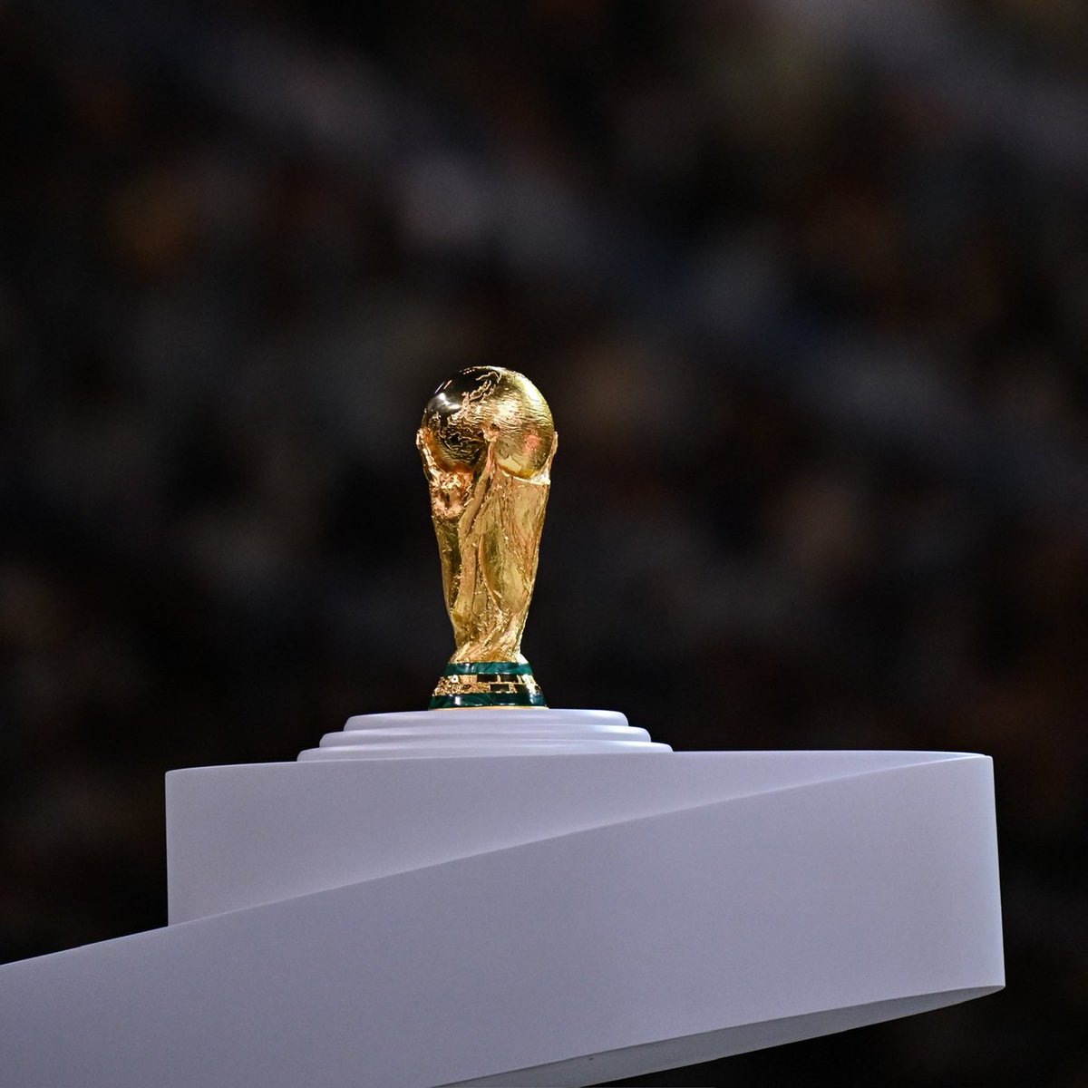 🚨 Alcohol will be banned from stadiums at the 2034 World Cup in Saudi Arabia. 🇸🇦🍻

Possessing or consuming alcohol has been punishable by a fine or even expulsion from the country for non-residents since 1952 ❌🏆

(Source: Guardian)