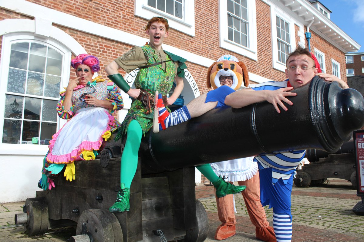 Pantomime season is officially upon us... Oh yes it is!

A traditional festive favourite, nothing beats a good old fashioned panto to spread lots of seasonal cheer. 

Find a show in our thigh slapping, rib tickling, panto blog: tinyurl.com/twnkdm97

#panto #christmas #exeter
