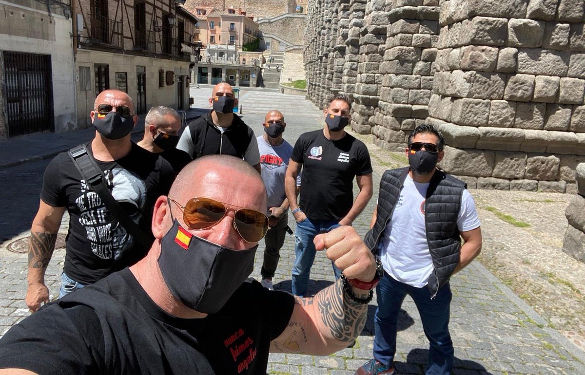 📊 ¿Apoyas lo que hacen los Desokupa, liderados por Daniel Esteve?

🔃 SÍ
❤️ NO