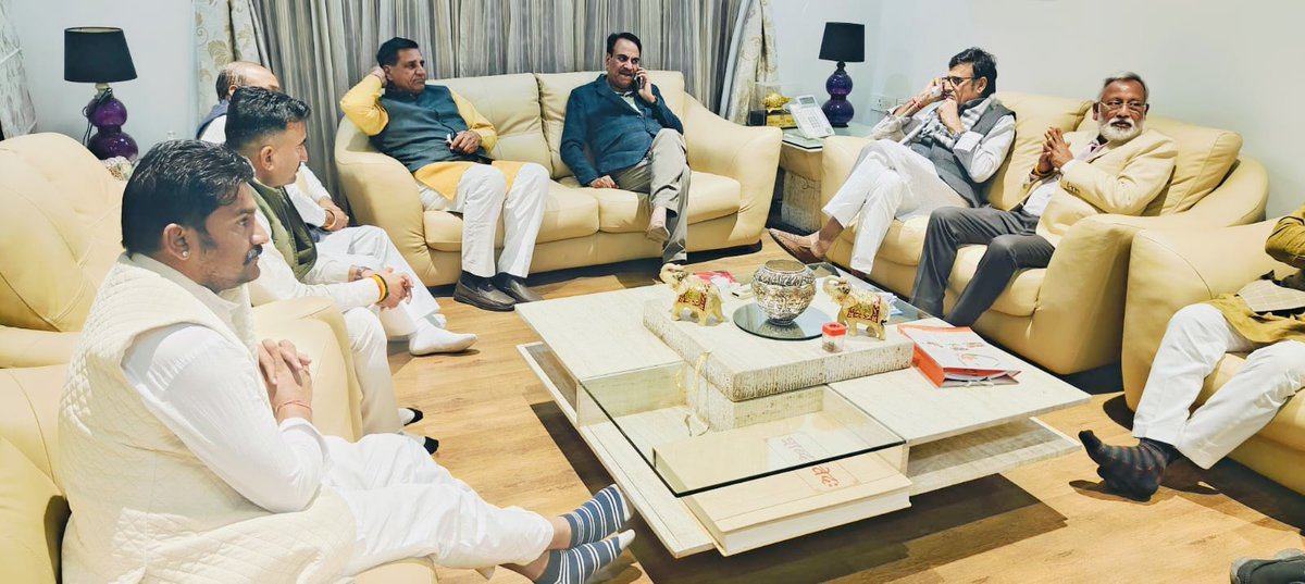 Hindu Singh Siner (@hindusiner) on Twitter photo आज राजधानी में भाजपा के वरिष्ठ नेता आदरणीय <a href="/Rajendra4BJP/">Rajendra Rathore</a> साहब के आवास पर उपस्थित होकर स्नेहिल मुलाकात की ❤️ आज राजधानी में भाजपा के वरिष्ठ नेता आदरणीय <a href="/Rajendra4BJP/">Rajendra Rathore</a> साहब के आवास पर उपस्थित होकर स्नेहिल मुलाकात की ❤️