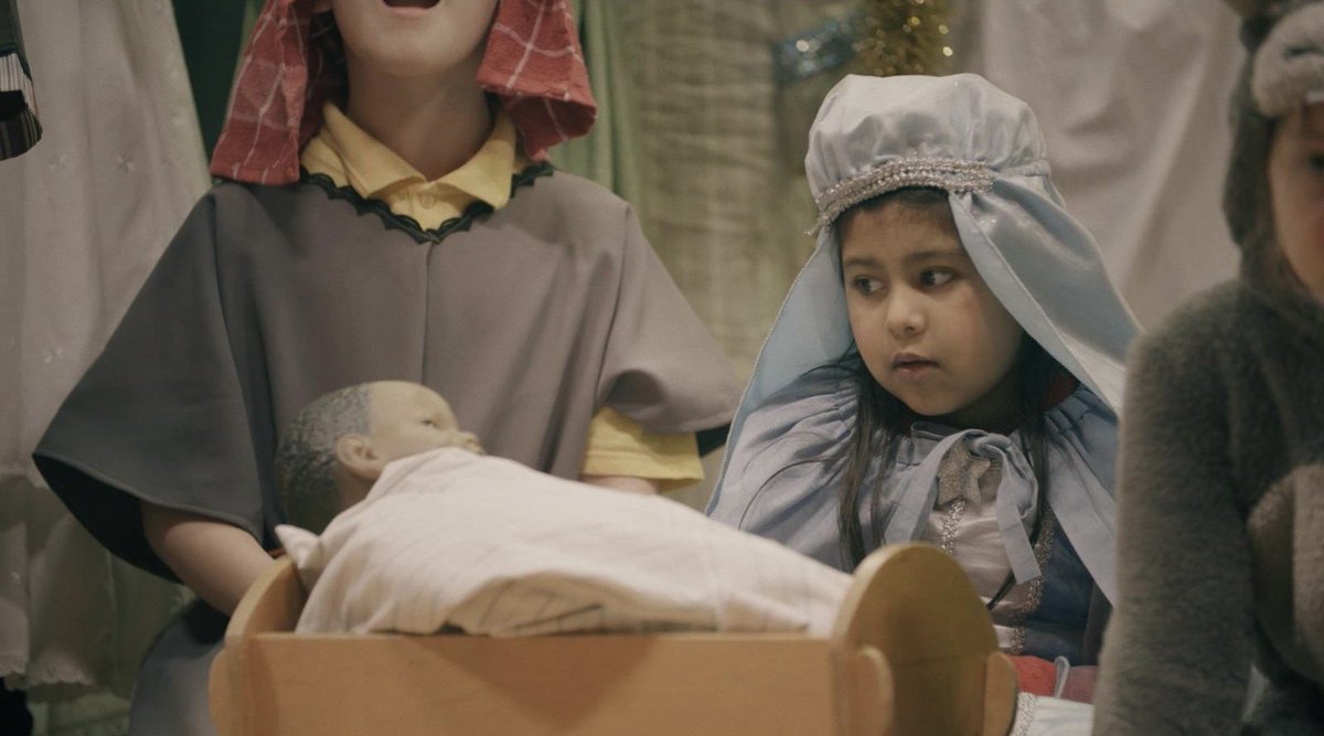 🎥 Féile’s film ‘Good Tidings We Bring’ premieres online tonight on social media.

As Christmas nears, a young woman without a home searches for shelter–until an unexpected offer changes everything.

Directed by IFTA-nominated Sean Mullan, feat. local talent &amp; primary schools.